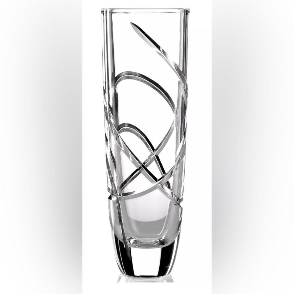 Lenox Crystal “Adorn” 10-inch bud vase.